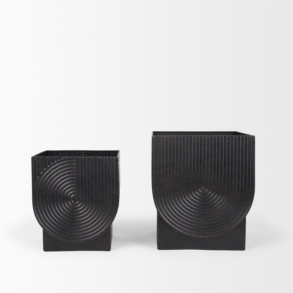 Set of Two Black Metal 20 Ounce Pot Planters